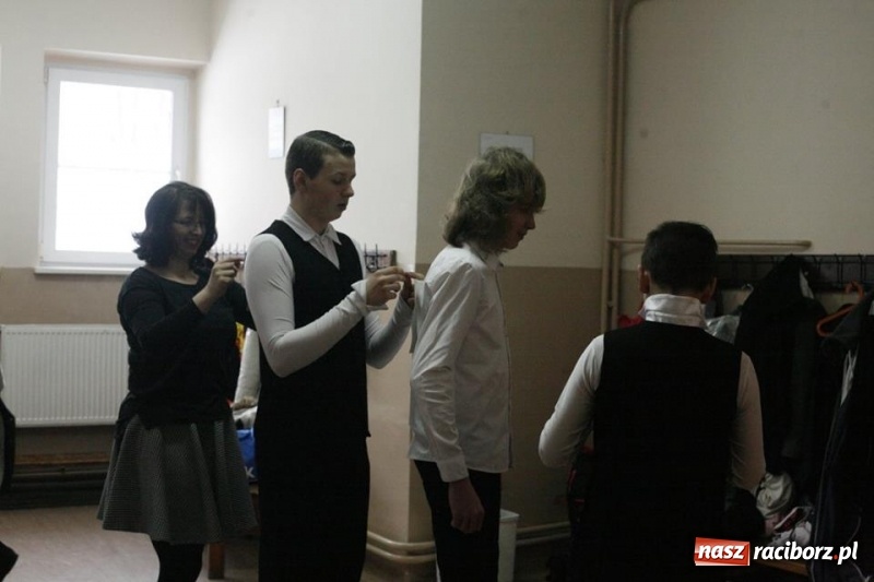 Zdjęcie w galerii na portalu naszraciborz.pl: Drugi Walentynkowy Turniej Tańca w I LO w Raciborzu wiadomości z regionu