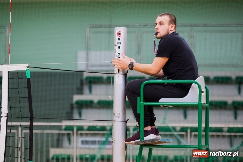 Zdjęcie w galerii na portalu naszraciborz.pl: Liga szkolna w siatkówce w Arenie Rafako wiadomości z regionu