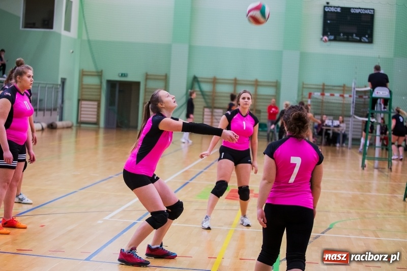 Zdjęcie w galerii na portalu naszraciborz.pl: Liga szkolna w siatkówce w Arenie Rafako wiadomości z regionu