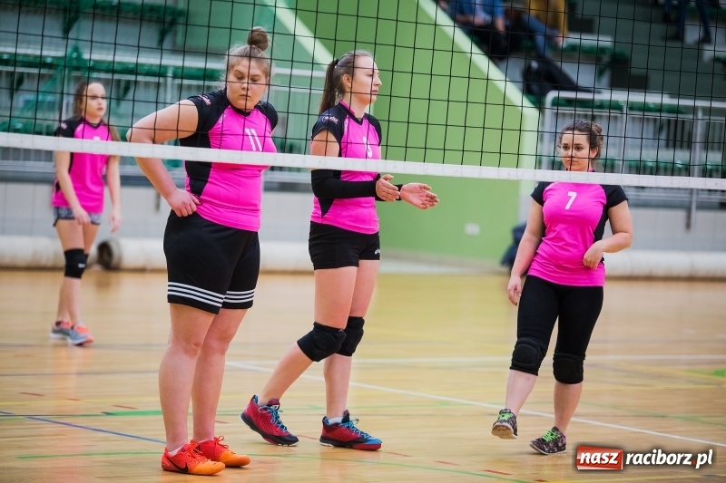 Zdjęcie w galerii na portalu naszraciborz.pl: Liga szkolna w siatkówce w Arenie Rafako wiadomości z regionu
