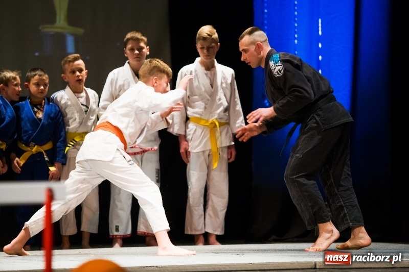 Zdjęcie w galerii na portalu naszraciborz.pl: Championy rozdane. Jedenasta gala raciborskiego sportu w Strzesze wiadomości z regionu