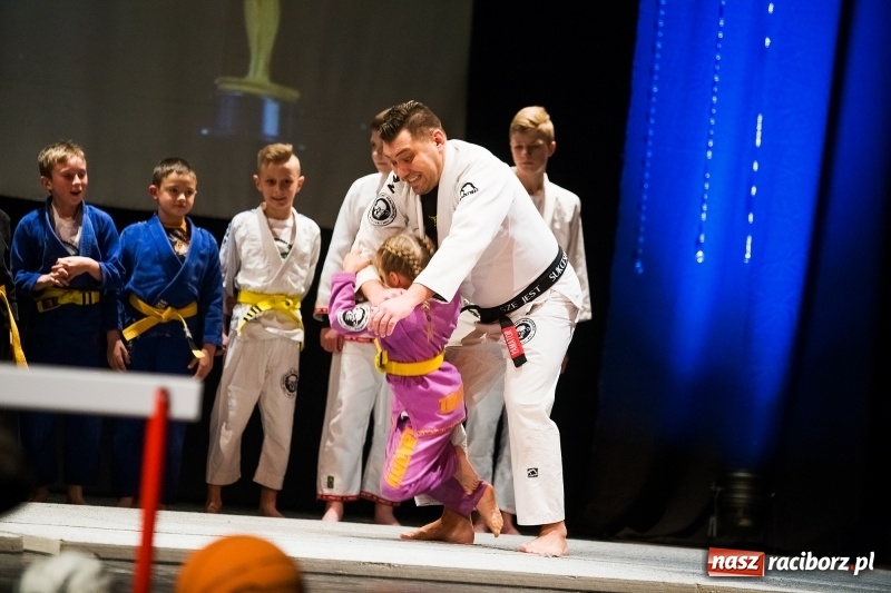 Zdjęcie w galerii na portalu naszraciborz.pl: Championy rozdane. Jedenasta gala raciborskiego sportu w Strzesze wiadomości z regionu