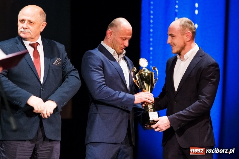 Zdjęcie w galerii na portalu naszraciborz.pl: Championy rozdane. Jedenasta gala raciborskiego sportu w Strzesze wiadomości z regionu