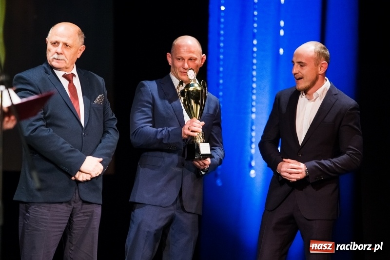 Zdjęcie w galerii na portalu naszraciborz.pl: Championy rozdane. Jedenasta gala raciborskiego sportu w Strzesze wiadomości z regionu