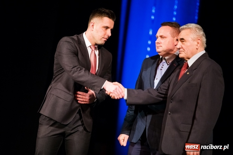Zdjęcie w galerii na portalu naszraciborz.pl: Championy rozdane. Jedenasta gala raciborskiego sportu w Strzesze wiadomości z regionu