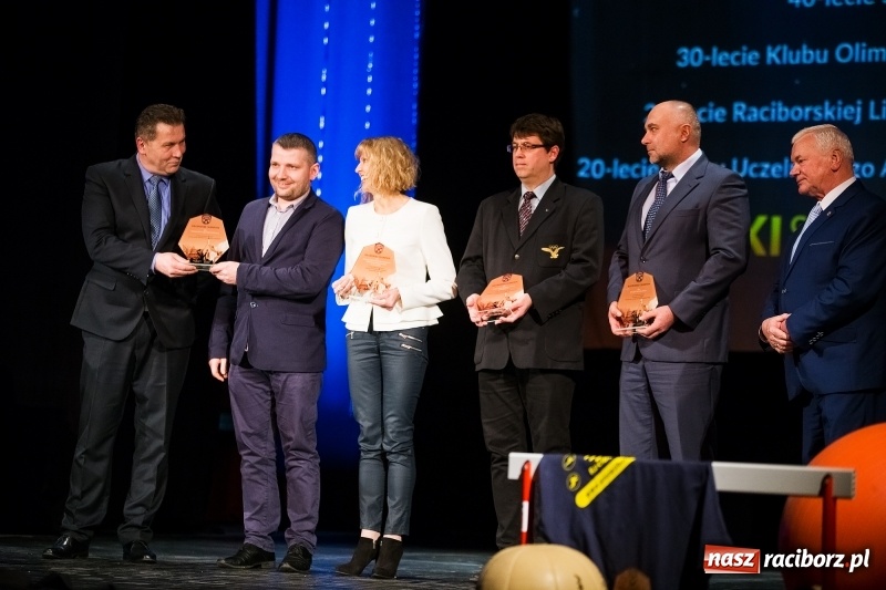 Zdjęcie w galerii na portalu naszraciborz.pl: Championy rozdane. Jedenasta gala raciborskiego sportu w Strzesze wiadomości z regionu