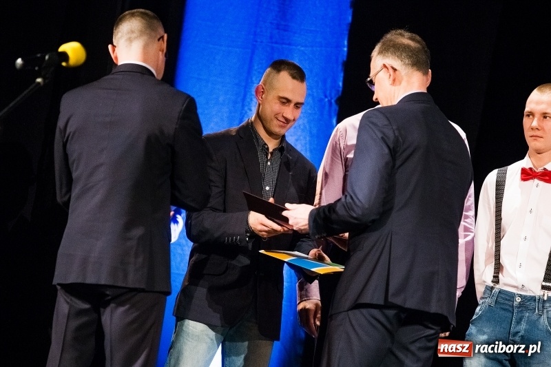 Zdjęcie w galerii na portalu naszraciborz.pl: Championy rozdane. Jedenasta gala raciborskiego sportu w Strzesze wiadomości z regionu