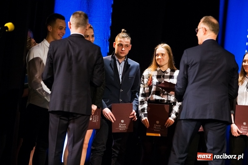 Zdjęcie w galerii na portalu naszraciborz.pl: Championy rozdane. Jedenasta gala raciborskiego sportu w Strzesze wiadomości z regionu