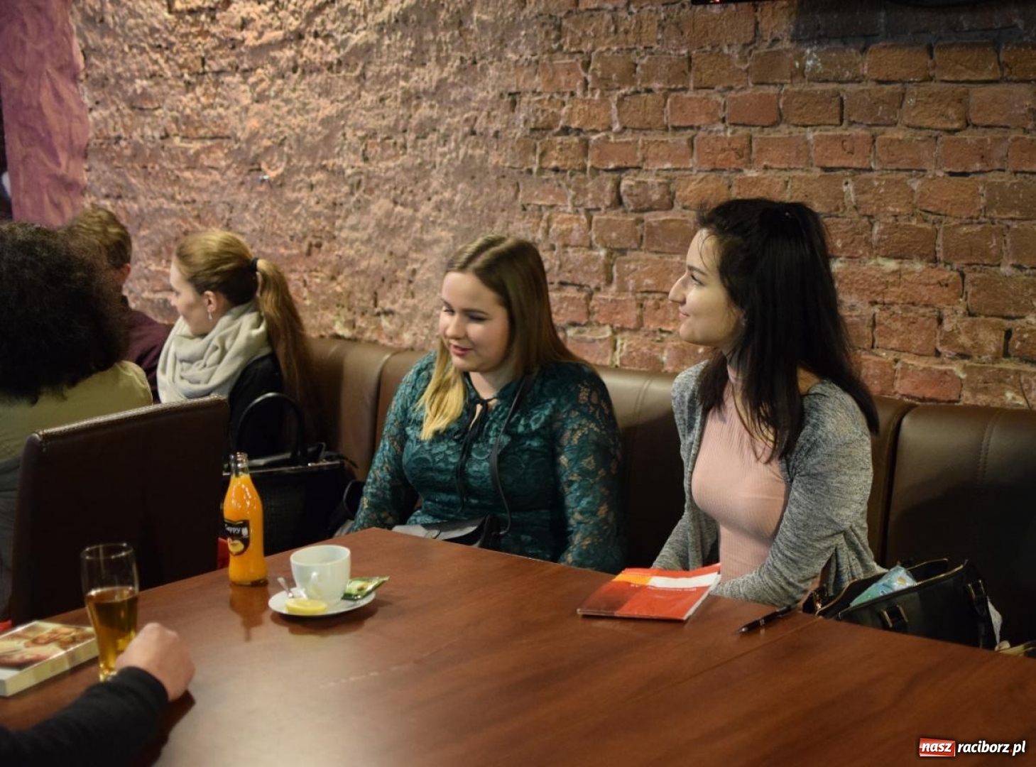 Zdjęcie w galerii na portalu naszraciborz.pl: Stu raciborzan słuchało jak wejść na drogę do sukcesu  wiadomości z regionu