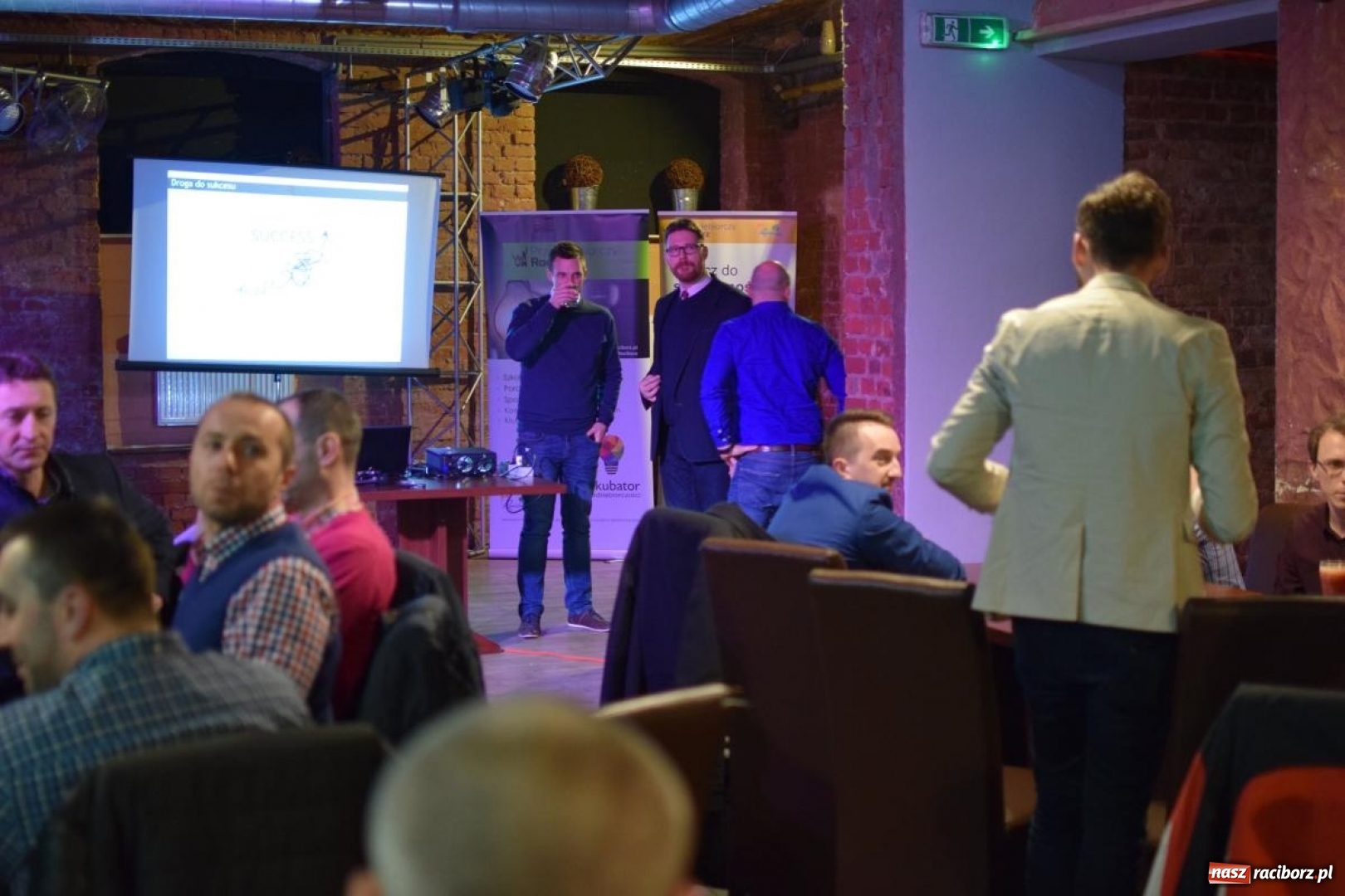 Zdjęcie w galerii na portalu naszraciborz.pl: Stu raciborzan słuchało jak wejść na drogę do sukcesu  wiadomości z regionu