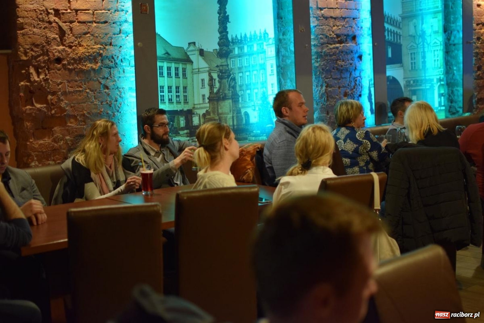 Zdjęcie w galerii na portalu naszraciborz.pl: Stu raciborzan słuchało jak wejść na drogę do sukcesu  wiadomości z regionu