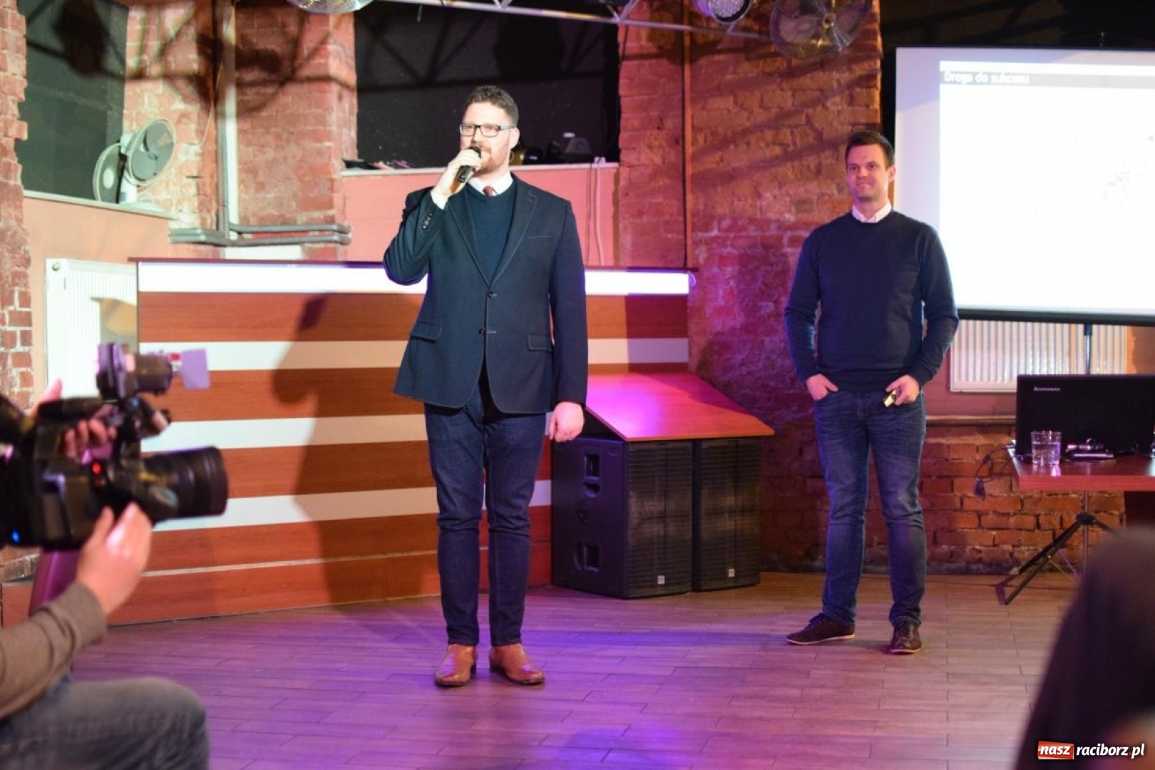 Zdjęcie w galerii na portalu naszraciborz.pl: Stu raciborzan słuchało jak wejść na drogę do sukcesu  wiadomości z regionu