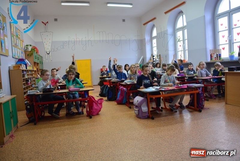 Zdjęcie w galerii na portalu naszraciborz.pl: Metamorfozy raciborskiej Czwórki wiadomości z regionu