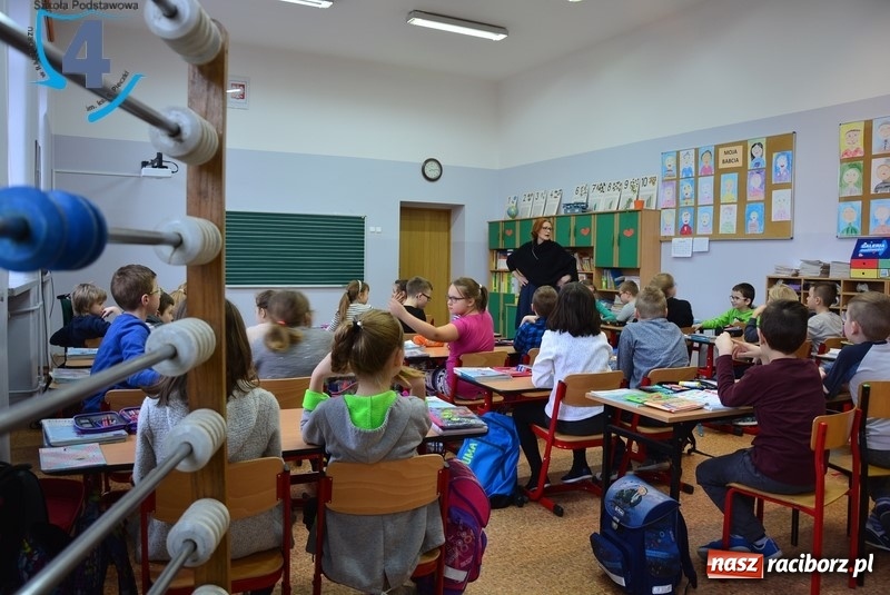 Zdjęcie w galerii na portalu naszraciborz.pl: Metamorfozy raciborskiej Czwórki wiadomości z regionu