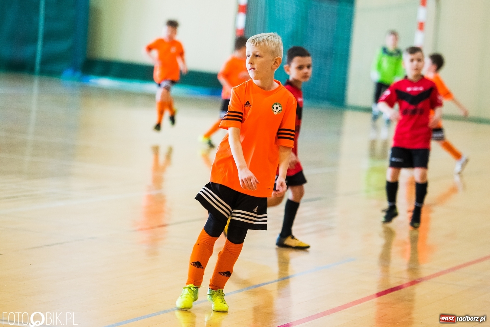 Zdjęcie w galerii na portalu naszraciborz.pl: Kolejne zmagania żaków w hali sportowej w Rudniku  wiadomości z regionu