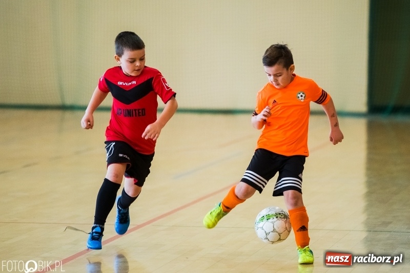 Zdjęcie w galerii na portalu naszraciborz.pl: Kolejne zmagania żaków w hali sportowej w Rudniku  wiadomości z regionu