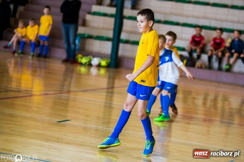 Zdjęcie w galerii na portalu naszraciborz.pl: Kolejne zmagania żaków w hali sportowej w Rudniku  wiadomości z regionu