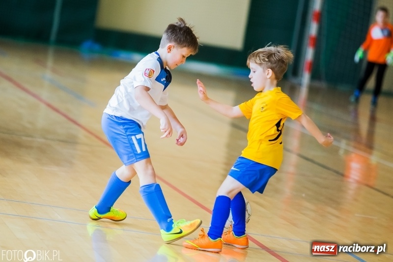 Zdjęcie w galerii na portalu naszraciborz.pl: Kolejne zmagania żaków w hali sportowej w Rudniku  wiadomości z regionu