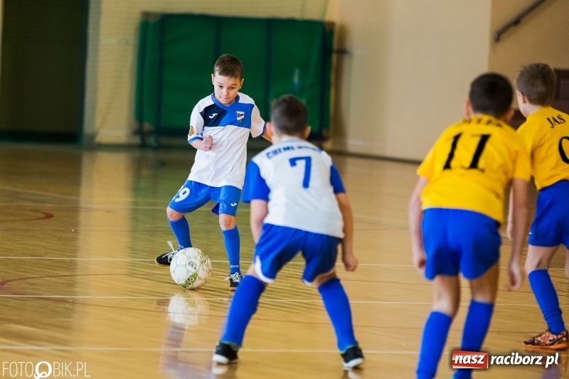 Zdjęcie w galerii na portalu naszraciborz.pl: Kolejne zmagania żaków w hali sportowej w Rudniku  wiadomości z regionu