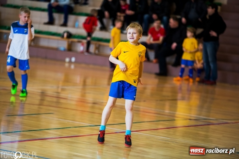 Zdjęcie w galerii na portalu naszraciborz.pl: Kolejne zmagania żaków w hali sportowej w Rudniku  wiadomości z regionu