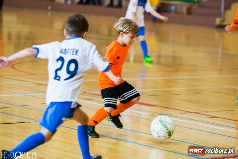 Zdjęcie w galerii na portalu naszraciborz.pl: Kolejne zmagania żaków w hali sportowej w Rudniku  wiadomości z regionu