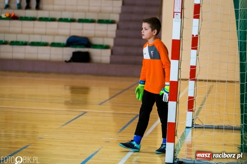 Zdjęcie w galerii na portalu naszraciborz.pl: Kolejne zmagania żaków w hali sportowej w Rudniku  wiadomości z regionu