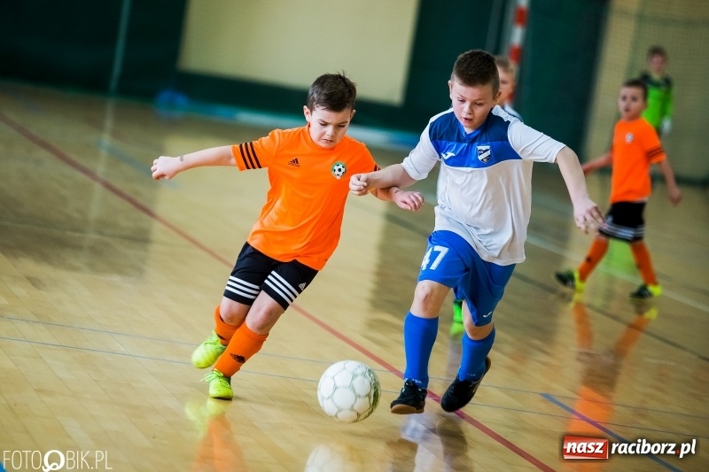 Zdjęcie w galerii na portalu naszraciborz.pl: Kolejne zmagania żaków w hali sportowej w Rudniku  wiadomości z regionu