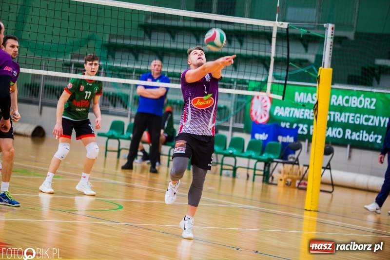 Zdjęcie w galerii na portalu naszraciborz.pl: AZS Rafako Racibórz przegrał pojedynek na szczycie wiadomości z regionu