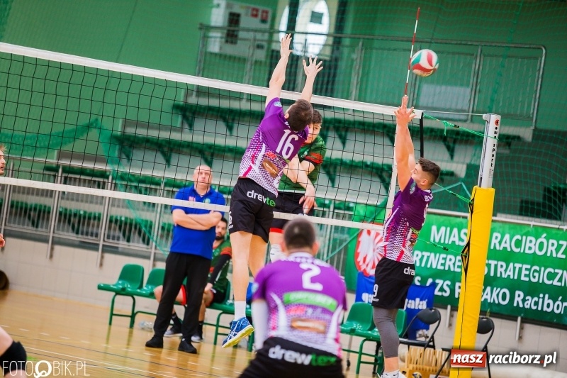 Zdjęcie w galerii na portalu naszraciborz.pl: AZS Rafako Racibórz przegrał pojedynek na szczycie wiadomości z regionu