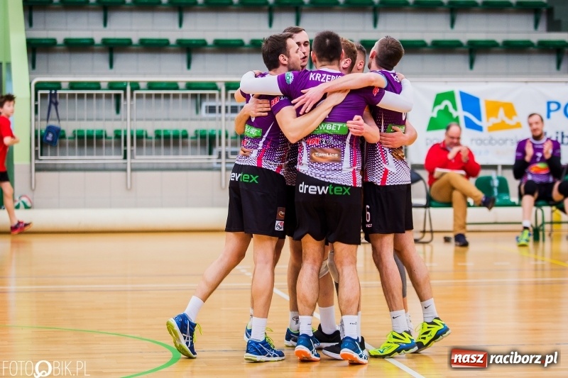 Zdjęcie w galerii na portalu naszraciborz.pl: AZS Rafako Racibórz przegrał pojedynek na szczycie wiadomości z regionu