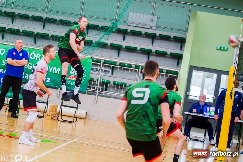 Zdjęcie w galerii na portalu naszraciborz.pl: AZS Rafako Racibórz przegrał pojedynek na szczycie wiadomości z regionu