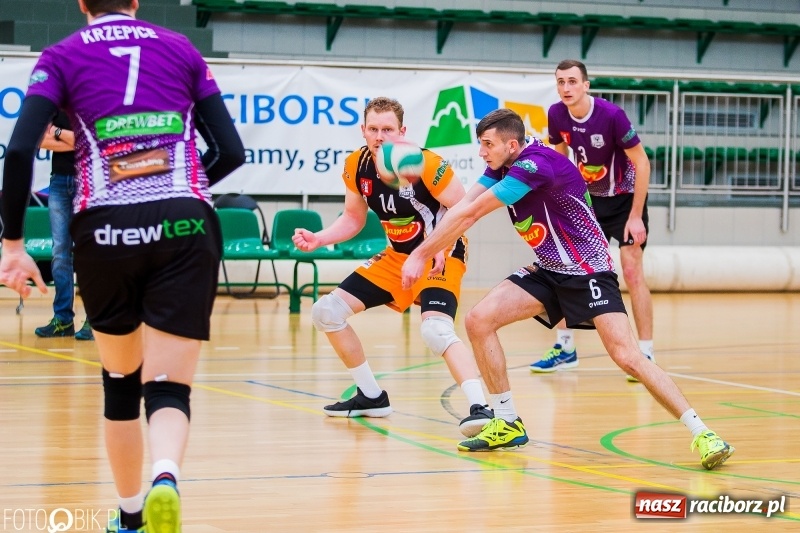 Zdjęcie w galerii na portalu naszraciborz.pl: AZS Rafako Racibórz przegrał pojedynek na szczycie wiadomości z regionu