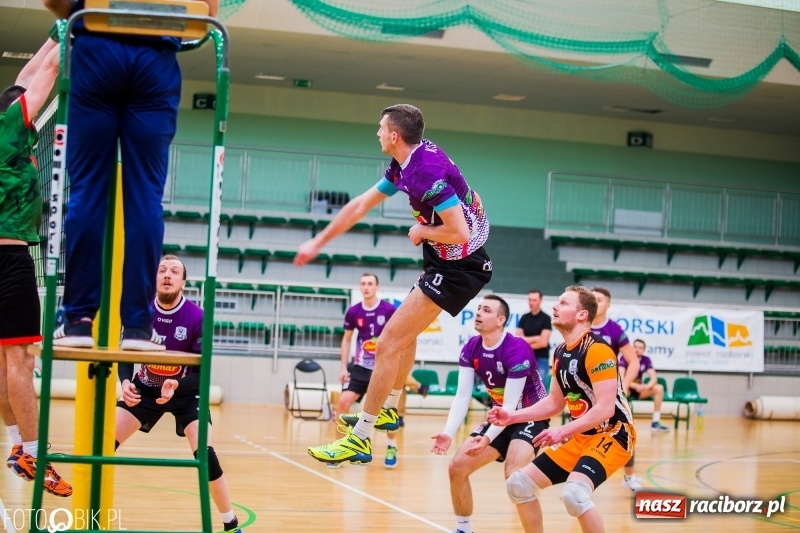 Zdjęcie w galerii na portalu naszraciborz.pl: AZS Rafako Racibórz przegrał pojedynek na szczycie wiadomości z regionu