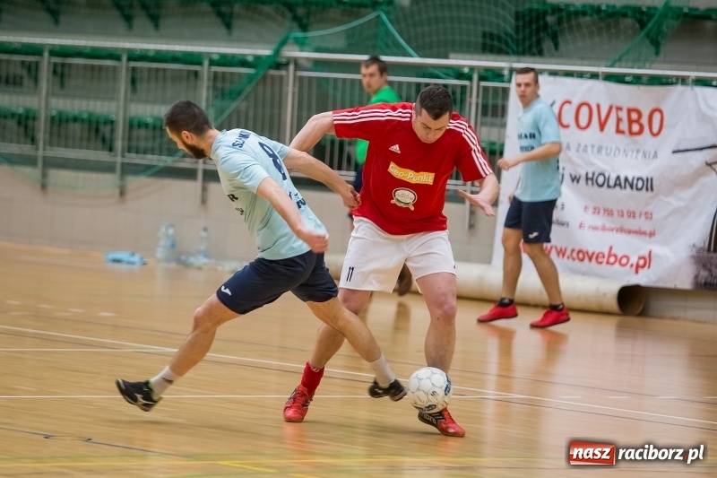 Zdjęcie w galerii na portalu naszraciborz.pl: XVII sezon Halowej Ligi Piłki Nożnej w Raciborzu przeszedł do historii wiadomości z regionu
