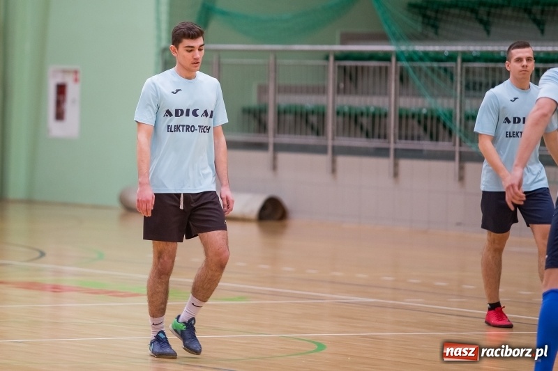 Zdjęcie w galerii na portalu naszraciborz.pl: XVII sezon Halowej Ligi Piłki Nożnej w Raciborzu przeszedł do historii wiadomości z regionu