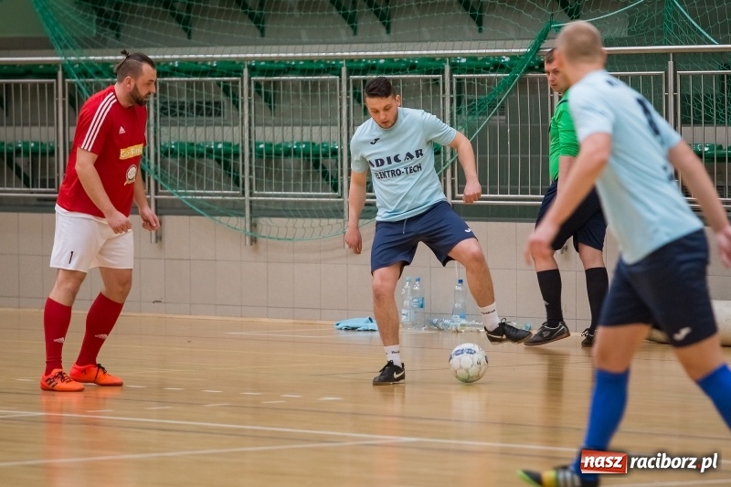 Zdjęcie w galerii na portalu naszraciborz.pl: XVII sezon Halowej Ligi Piłki Nożnej w Raciborzu przeszedł do historii wiadomości z regionu
