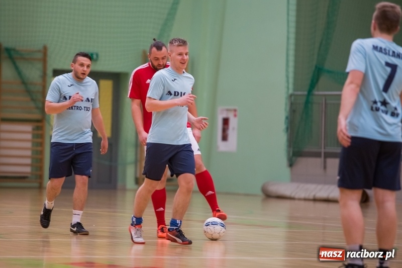 Zdjęcie w galerii na portalu naszraciborz.pl: XVII sezon Halowej Ligi Piłki Nożnej w Raciborzu przeszedł do historii wiadomości z regionu