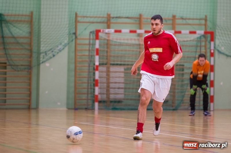 Zdjęcie w galerii na portalu naszraciborz.pl: XVII sezon Halowej Ligi Piłki Nożnej w Raciborzu przeszedł do historii wiadomości z regionu