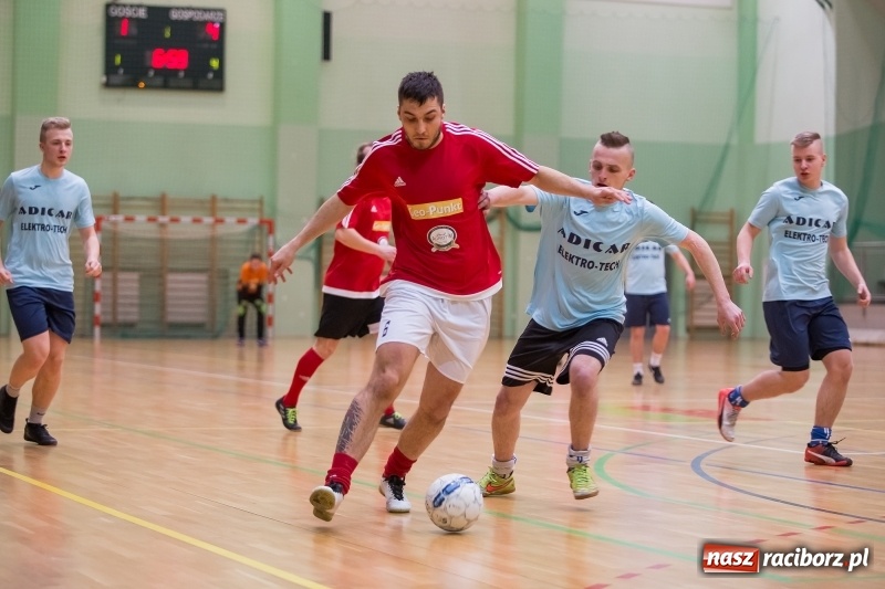 Zdjęcie w galerii na portalu naszraciborz.pl: XVII sezon Halowej Ligi Piłki Nożnej w Raciborzu przeszedł do historii wiadomości z regionu