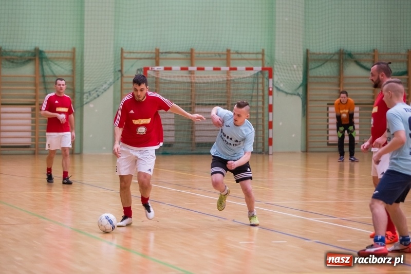 Zdjęcie w galerii na portalu naszraciborz.pl: XVII sezon Halowej Ligi Piłki Nożnej w Raciborzu przeszedł do historii wiadomości z regionu