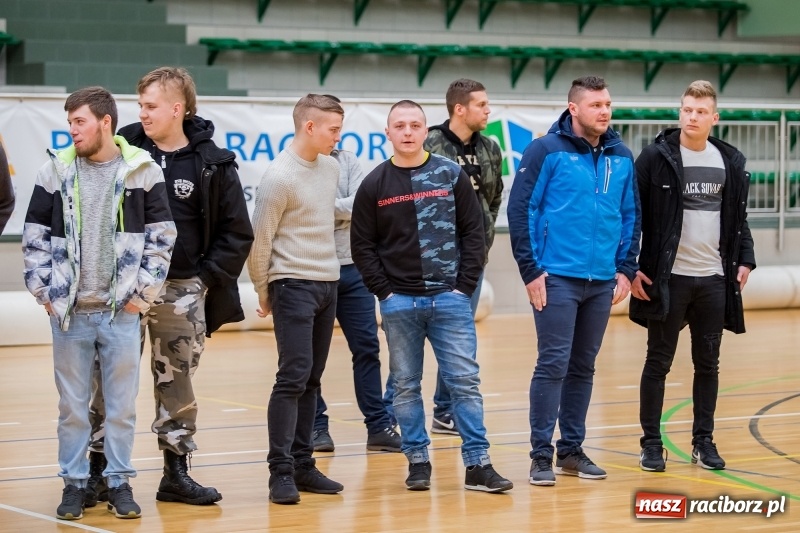 Zdjęcie w galerii na portalu naszraciborz.pl: XVII sezon Halowej Ligi Piłki Nożnej w Raciborzu przeszedł do historii wiadomości z regionu