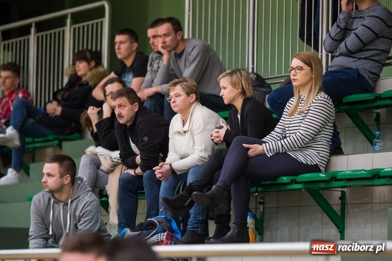 Zdjęcie w galerii na portalu naszraciborz.pl: XVII sezon Halowej Ligi Piłki Nożnej w Raciborzu przeszedł do historii wiadomości z regionu