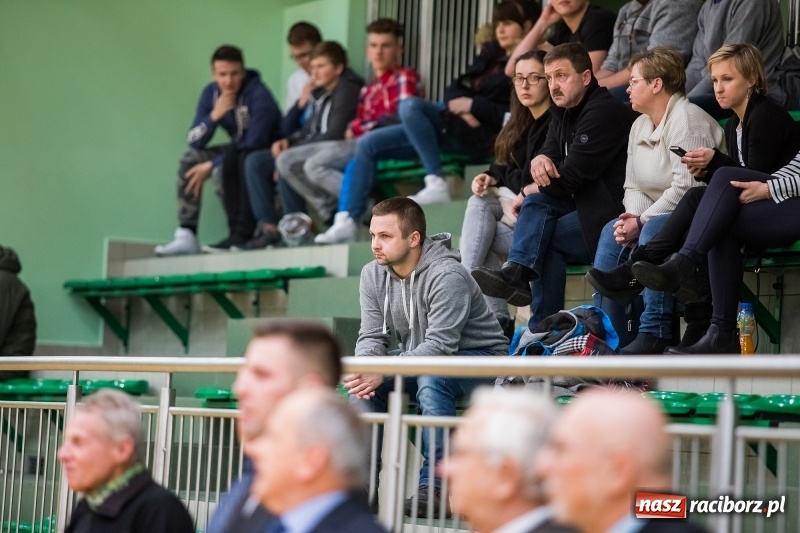 Zdjęcie w galerii na portalu naszraciborz.pl: XVII sezon Halowej Ligi Piłki Nożnej w Raciborzu przeszedł do historii wiadomości z regionu