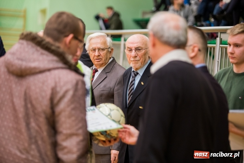 Zdjęcie w galerii na portalu naszraciborz.pl: XVII sezon Halowej Ligi Piłki Nożnej w Raciborzu przeszedł do historii wiadomości z regionu