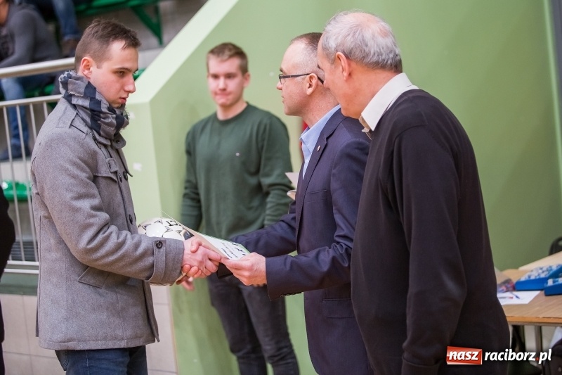 Zdjęcie w galerii na portalu naszraciborz.pl: XVII sezon Halowej Ligi Piłki Nożnej w Raciborzu przeszedł do historii wiadomości z regionu