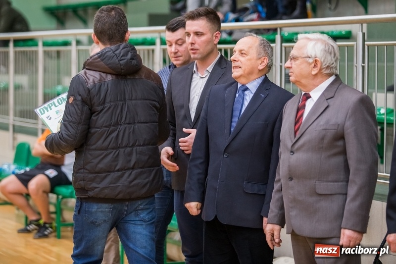 Zdjęcie w galerii na portalu naszraciborz.pl: XVII sezon Halowej Ligi Piłki Nożnej w Raciborzu przeszedł do historii wiadomości z regionu