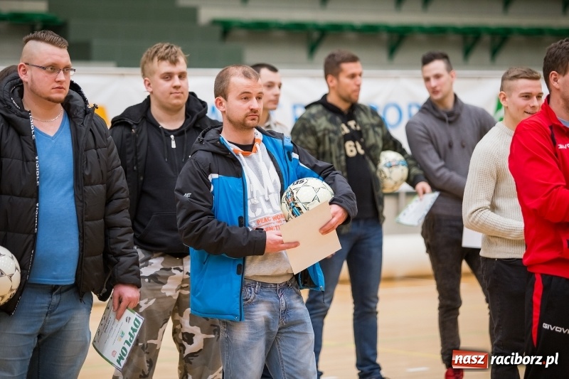 Zdjęcie w galerii na portalu naszraciborz.pl: XVII sezon Halowej Ligi Piłki Nożnej w Raciborzu przeszedł do historii wiadomości z regionu