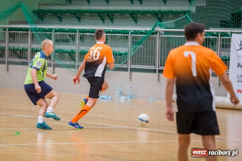 Zdjęcie w galerii na portalu naszraciborz.pl: XVII sezon Halowej Ligi Piłki Nożnej w Raciborzu przeszedł do historii wiadomości z regionu