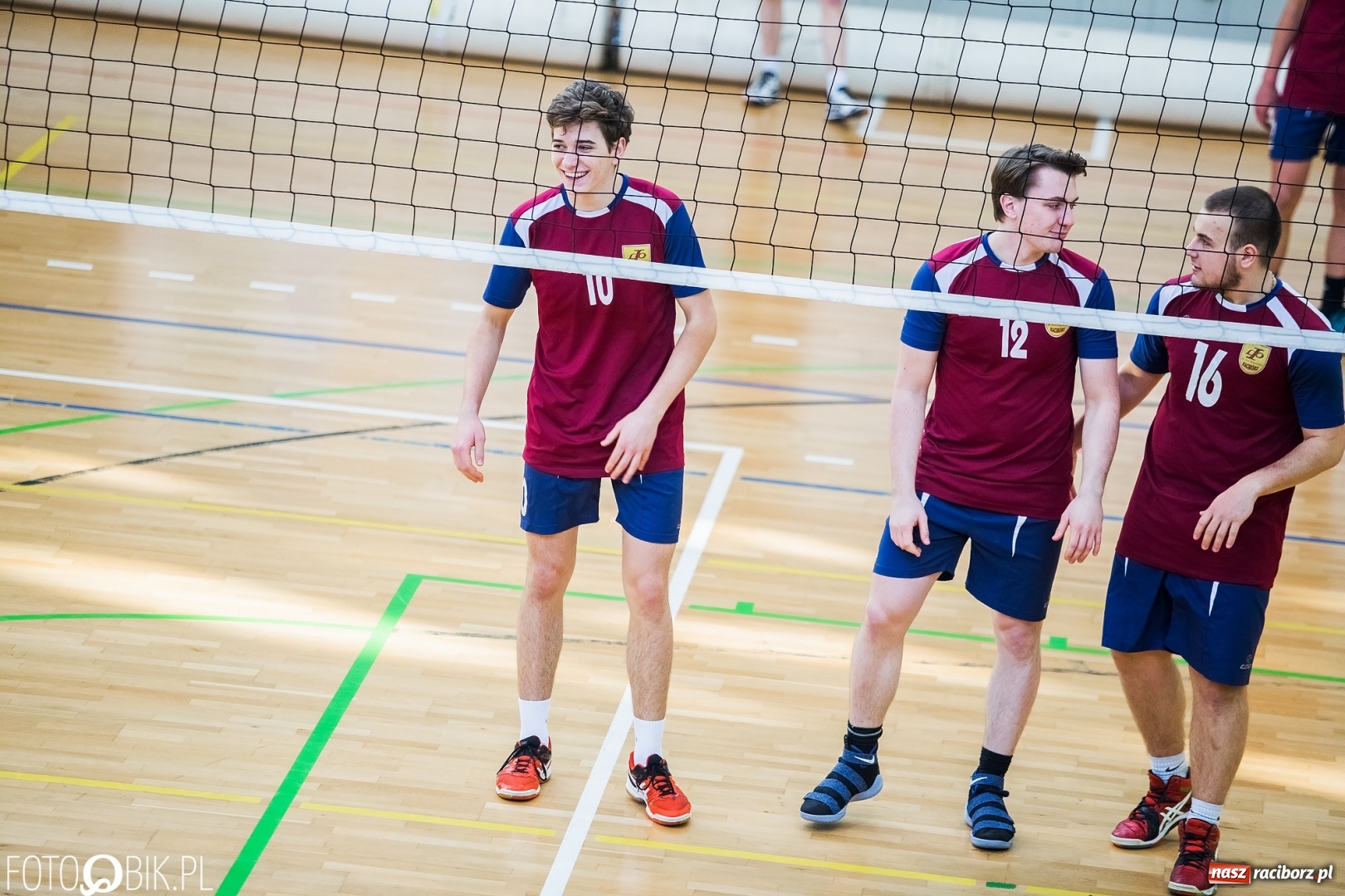 Zdjęcie w galerii na portalu naszraciborz.pl: Finały miejskie w siatkówce chłopców w Arenie Rafako wiadomości z regionu