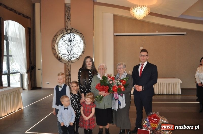Zdjęcie w galerii na portalu naszraciborz.pl: Jadwiga Krybus z Kuźni Raciborskiej świętowała setne urodziny wiadomości z regionu